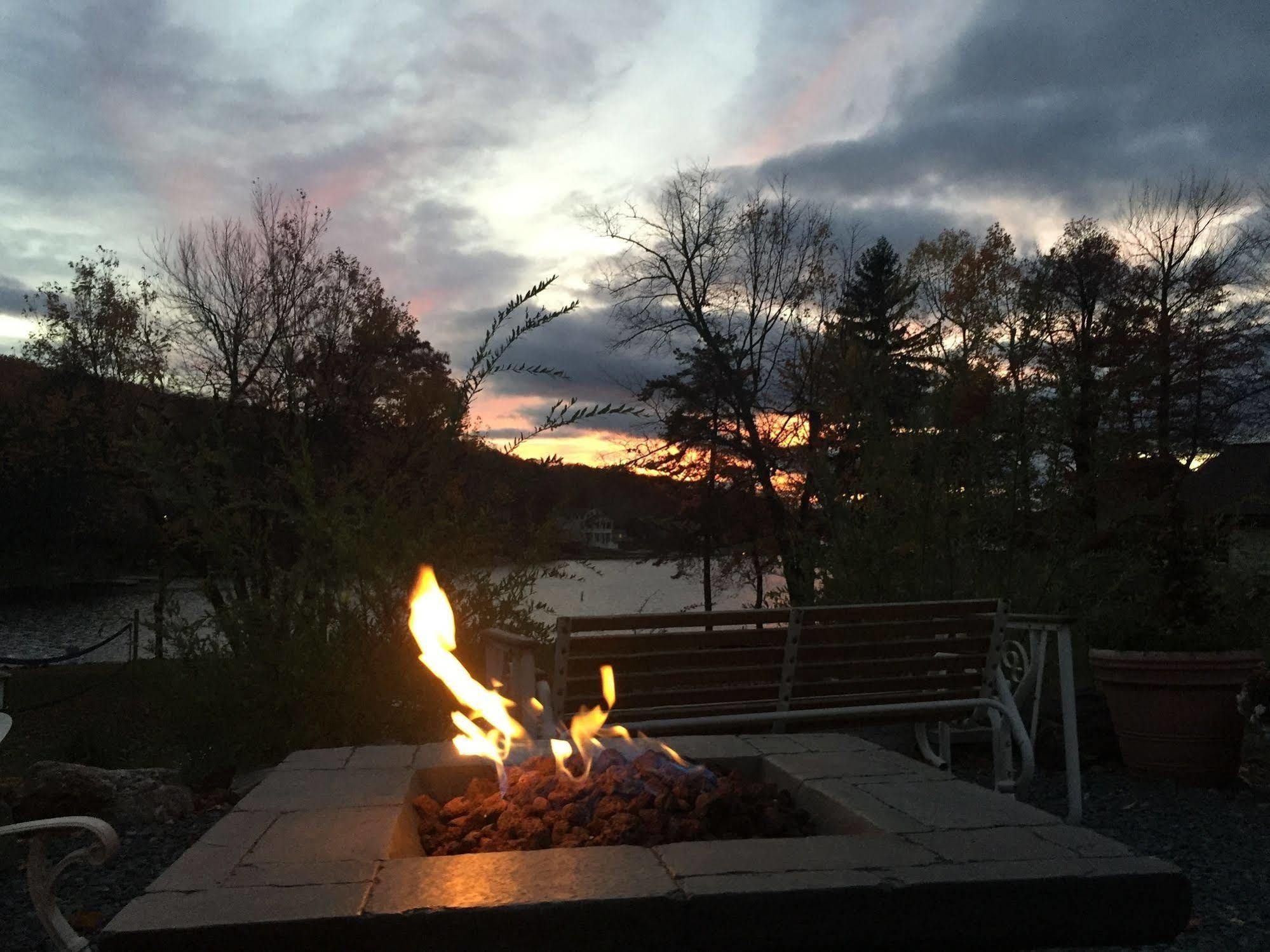 Lake Harmony Inn エクステリア 写真